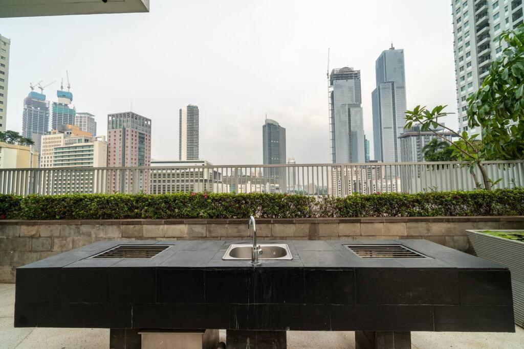 Modern & Comfy Studio In Central Jakarta, Scbd Jacarta Exterior foto
